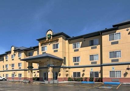 Quality Suites Near Convention Center - Anchorage